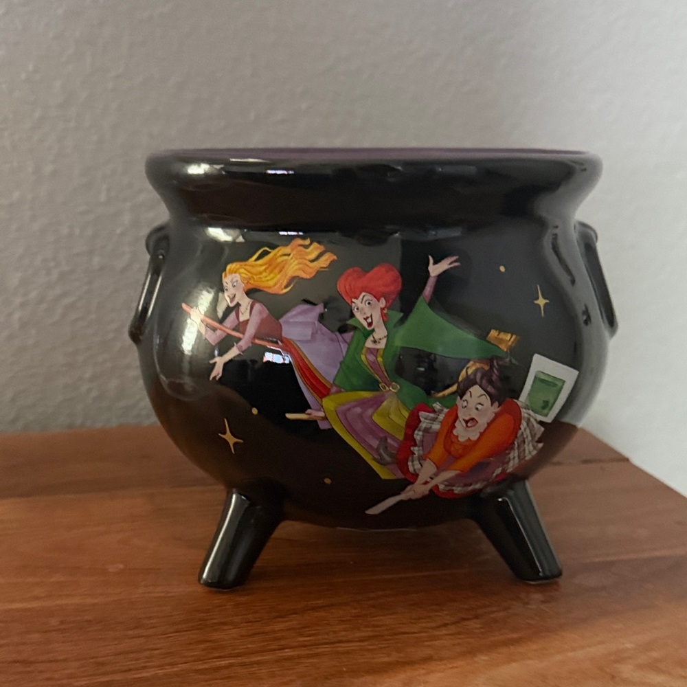 Disney Hocus Pocus black Cauldron